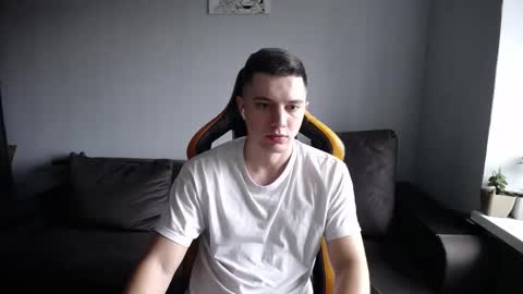 Snapshot of theroadtomars chatting on November 2025 11:12:02 AM Nick online show from November 2025 11:12:02 AM