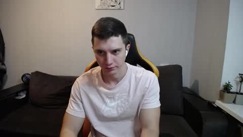 Snapshot of theroadtomars chatting on December 2025 07:53:02 PM Nick online show from December 2025 07:53:02 PM