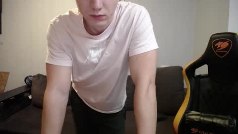 Snapshot of theroadtomars chatting on December 2025 09:19:02 PM Nick online show from December 2025 09:19:02 PM