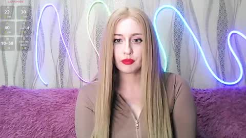 Snapshot of therosesweet chatting on May 2026 08:57:02 PM Rose online show from May 2026 08:57:02 PM