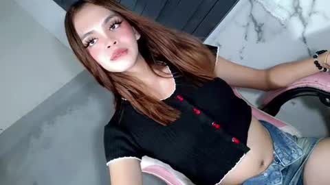 Snapshot of thesecretlifeofmabaddie chatting on July 2026 02:14:02 PM hi follow me its GITTER online show from July 2026 02:14:02 PM