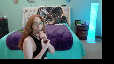 Snapshot of thesexualdragon chatting on September 2025 04:18:02 PM TheSexualDragon online show from September 2025 04:18:02 PM
