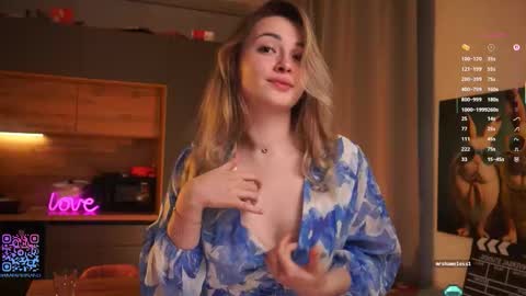 Snapshot of thetimeshavecome chatting on October 2025 04:36:02 PM Mia online show from October 2025 04:36:02 PM