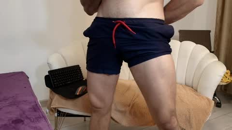 Snapshot of thetopalex chatting on May 2026 02:19:02 AM TheTopAlex online show from May 2026 02:19:02 AM
