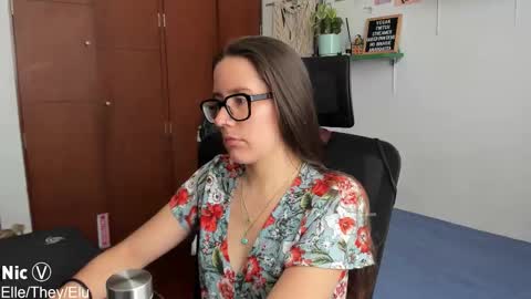 Nicole online show from December 2025 02:12:02 PM