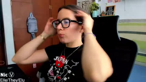 Nicole online show from March 2026 07:52:01 PM