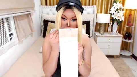 Snapshot of theunmarriedwife chatting on March 2025 03:45:01 AM ValerieAnderson online show from March 2025 03:45:01 AM