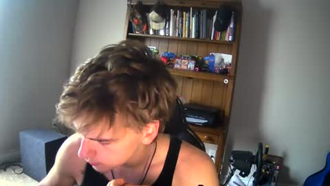 Snapshot of thevincegray chatting on June 2026 11:02:02 PM Vince online show from June 2026 11:02:02 PM