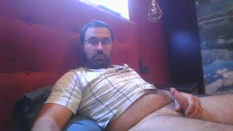 Snapshot of theviper1990 chatting on December 2024 11:07:01 PM Carlos1990 online show from December 2024 11:07:01 PM