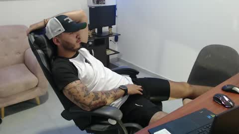 thiago_420 online show from May 2026 11:13:02 PM