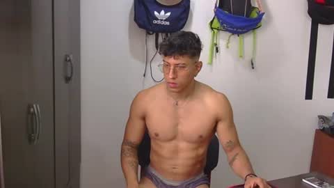 Snapshot of thiago_happy chatting on July 2026 06:36:01 PM thiago_happy online show from July 2026 06:36:01 PM