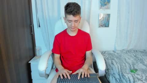 Snapshot of thiago_james69 chatting on September 2025 01:42:02 AM Manuel online show from September 2025 01:42:02 AM