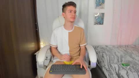 Snapshot of thiago_james69 chatting on September 2025 03:54:01 AM Manuel online show from September 2025 03:54:01 AM