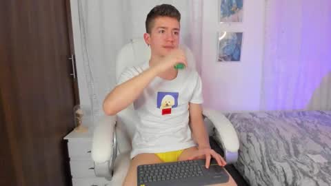 Snapshot of thiago_james69 chatting on September 2025 02:27:02 AM Manuel online show from September 2025 02:27:02 AM