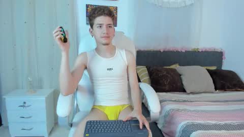 Snapshot of thiago_james69 chatting on November 2025 02:22:02 AM Manuel online show from November 2025 02:22:02 AM