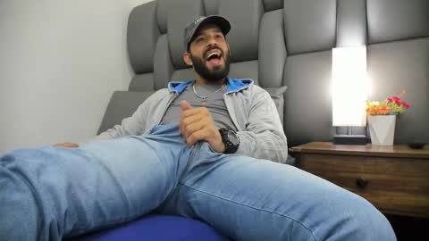 Thia Gomez online show from March 2026 07:30:01 PM