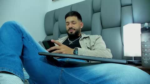 Thia Gomez online show from March 2026 07:53:02 PM