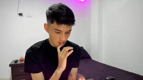 Thiago Wells online show from February 2025 08:25:01 PM