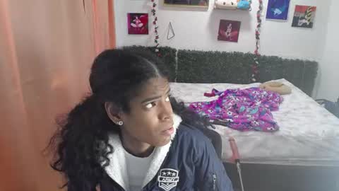 thiana_horny online show from June 2026 04:44:01 PM