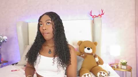 ThianaLopez online show from December 2025 09:44:01 PM