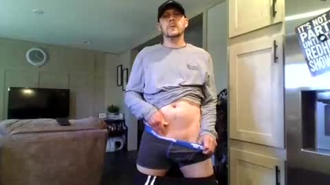 Snapshot of thick_dick11 chatting on May 2026 03:20:02 PM Val online show from May 2026 03:20:02 PM