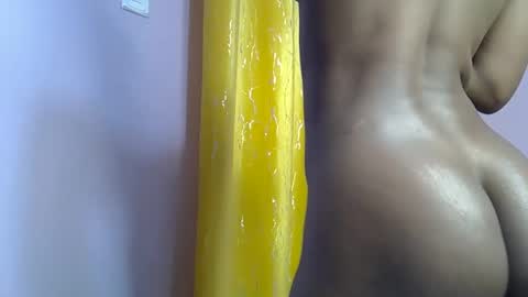 Snapshot of thickbarbie_ chatting on November 2025 03:00:02 PM Xtine online show from November 2025 03:00:02 PM