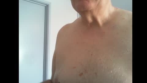 Snapshot of thickmelnik chatting on January 2025 11:06:01 PM James online show from January 2025 11:06:01 PM