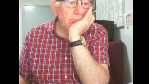 Snapshot of thickmelnik chatting on February 2025 01:32:01 PM James online show from February 2025 01:32:01 PM