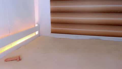 LAURA online show from April 2026 02:11:02 AM