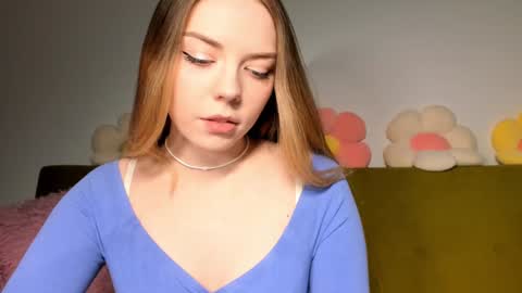 Snapshot of thisisamelia chatting on January 2025 04:54:01 PM Amelia shows on mondays fridays and sundays if anything changes im giving updates on my fansly online show from January 2025 04:54:01 PM