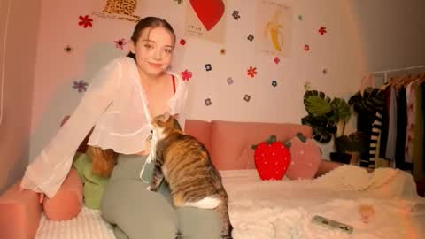 Snapshot of thisisamelia chatting on October 2025 05:10:02 PM Amelia shows on mondays fridays and sundays if anything changes im giving updates on my fansly online show from October 2025 05:10:02 PM