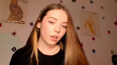 Snapshot of thisisamelia chatting on October 2025 04:27:01 PM Amelia shows on mondays fridays and sundays if anything changes im giving updates on my fansly online show from October 2025 04:27:01 PM