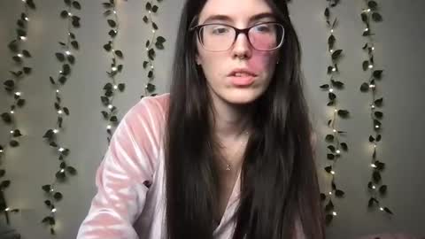 thistlefernsby online show from November 2025 03:39:02 AM