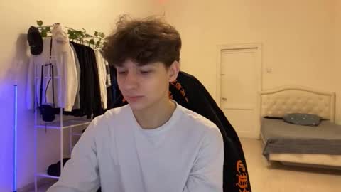 Thomas Hill online show from November 2025 03:40:01 PM