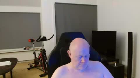thomas806035 online show from June 2026 10:01:01 PM