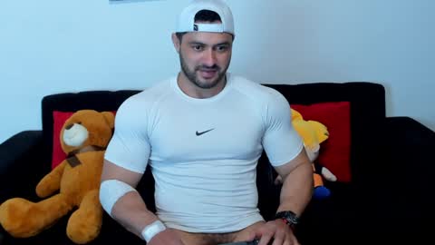 Thomas Brandon online show from January 2025 04:18:02 AM