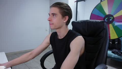 THOMAS BRONS online show from June 2026 05:15:02 PM