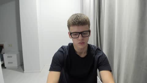 Tomas online show from December 2024 03:21:01 PM