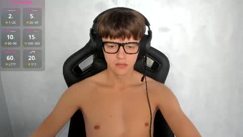 Snapshot of thomas_shelbivip chatting on July 2026 04:43:01 PM Tomas online show from July 2026 04:43:01 PM