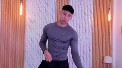 Snapshot of thomas_walker0 chatting on October 2025 11:28:01 AM Thomas online show from October 2025 11:28:01 AM