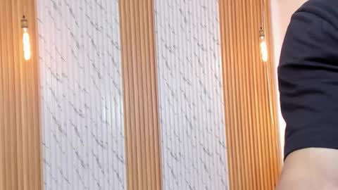 Snapshot of thomas_walker0 chatting on November 2025 11:54:01 AM Thomas online show from November 2025 11:54:01 AM