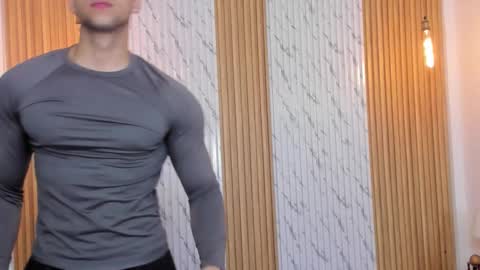 Snapshot of thomas_walker0 chatting on November 2025 11:53:02 AM Thomas online show from November 2025 11:53:02 AM