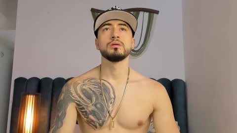 Snapshot of thomasmarzo1 chatting on October 2025 04:09:02 PM sweetfit boy online show from October 2025 04:09:02 PM