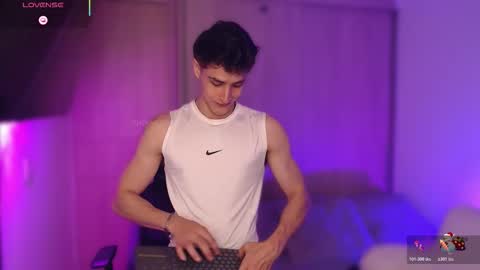 Thom Klein online show from December 2025 07:52:02 PM