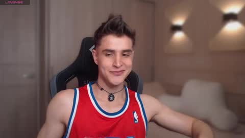 Thom Klein online show from April 2026 07:39:02 PM