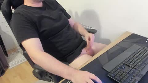 thommy2008 online show from December 2025 03:20:04 PM