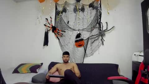 thomson_hot01 online show from October 2025 05:21:02 AM