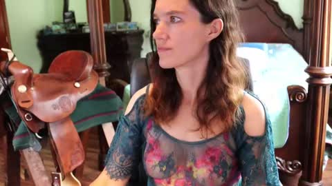 Snapshot of thornbury_rose chatting on September 2025 03:27:02 PM ThornburyRose online show from September 2025 03:27:02 PM