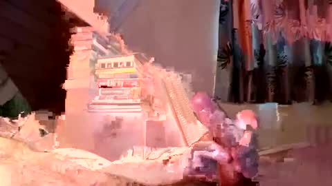 Snapshot of throbert1 chatting on April 2026 06:00:02 AM Robert online show from April 2026 06:00:02 AM