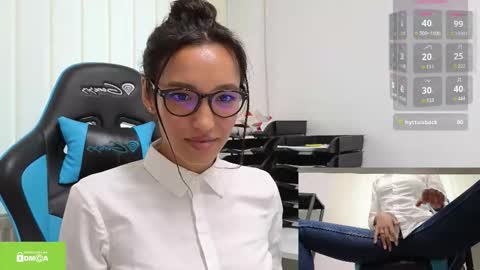 tia_j online show from September 2025 02:54:01 PM